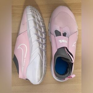 Nike Flex Runner 2 - Size 5.5